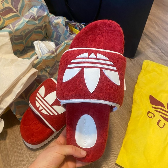 NWT Authentic Gucci x Adidas red monogram logo men’s slide sandals - Picture 2 of 9
